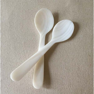 Cuillère en Nacre 10cm lot de 12