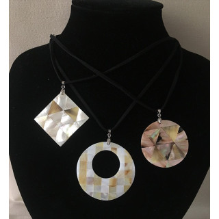 Pendentifs Nacres Assortis sur Cordon lot de 6