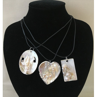 Shell Cut with Native Pearl on Cordon lot of 12