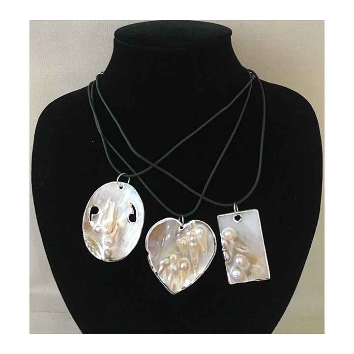 Shell Cut with Native Pearl on Cordon lot of 12