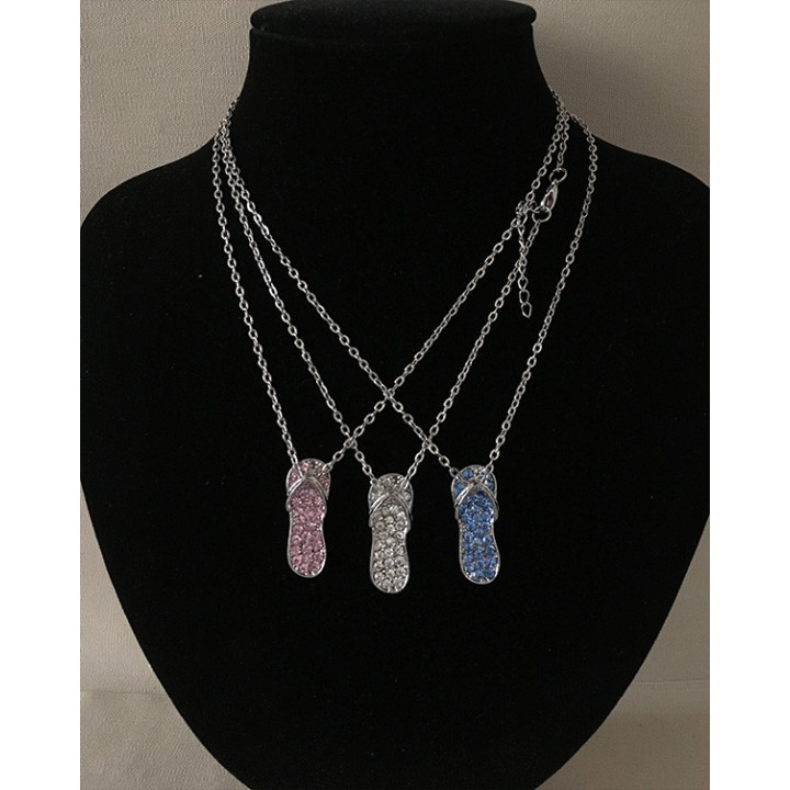 Tong pendant with chain glosslots of 12