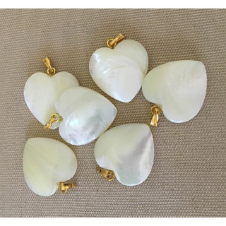 Pendentif Nacre Trocha Coeur 20mm Monture Dorée lot de 25