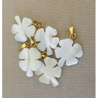 Nacre Pendant Clover 4 Leaf Lot of 25