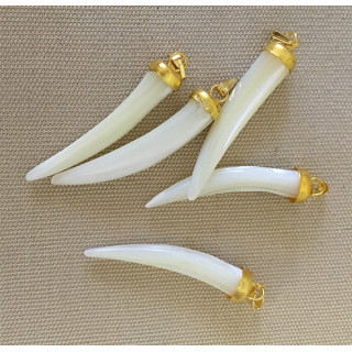 Nacre Trocha Dent Fine Golden Mount pendant lot of 25