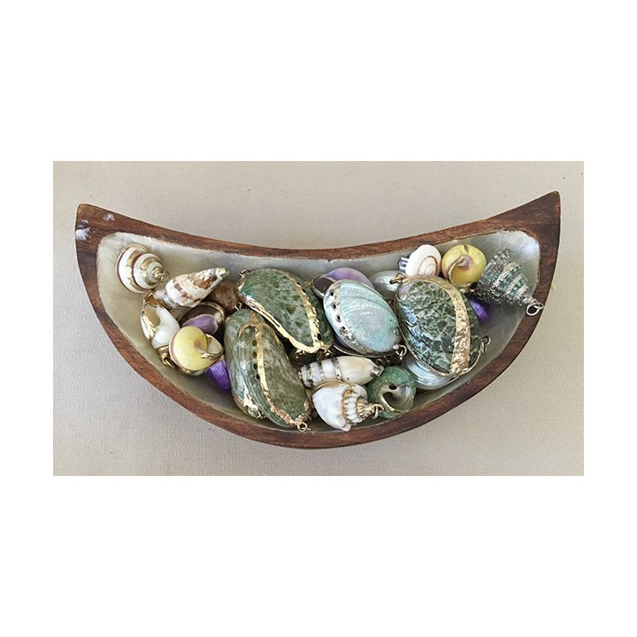 Gold Edge Shell pendant batch of 50