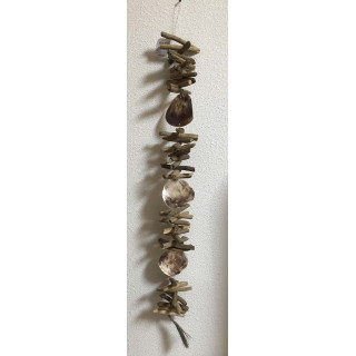 Natural driftwood garland with saddles shell 101.5cm by 3