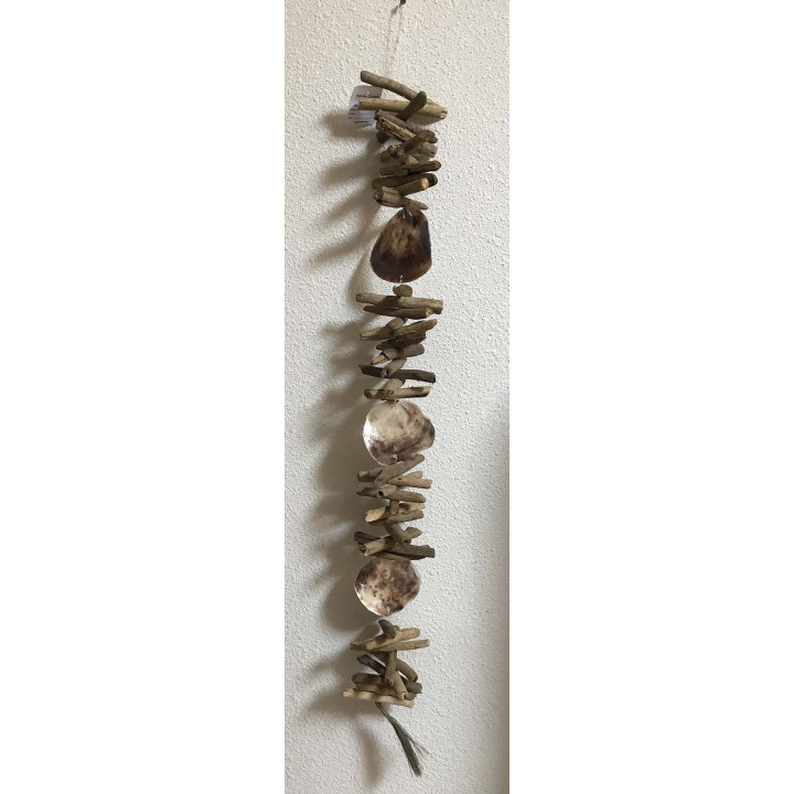 Natural driftwood garland with saddles shell 101.5cm by 3