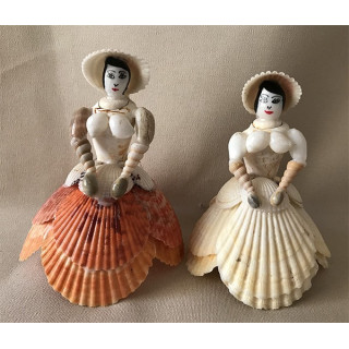 Dolls in shells 14/15cm by 6