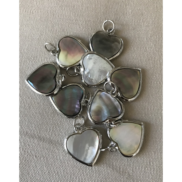 Pendentif coeur nacre double face bordure argentée 2.5cm par 12
