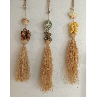 Braid shells - straw pompom by 6