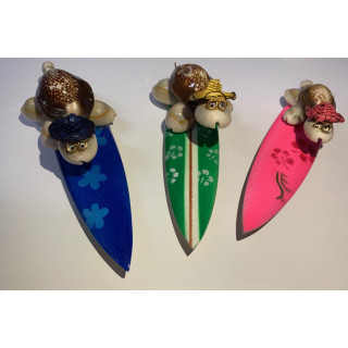 Tortue magnet sur planche de surf 9.5cm par 12