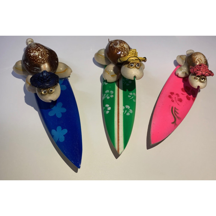 Tortue magnet sur planche de surf 9.5cm par 12
