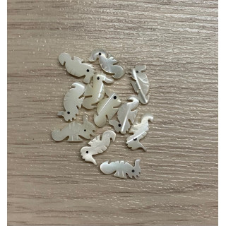 Mini sujet nacre hippocampe/poisson 12mm - pochette 15 pièces par 4