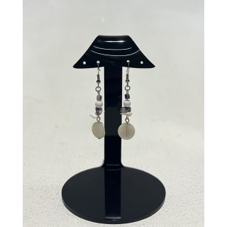 Boucles d'oreille disque coquillages et perles mauves par 12