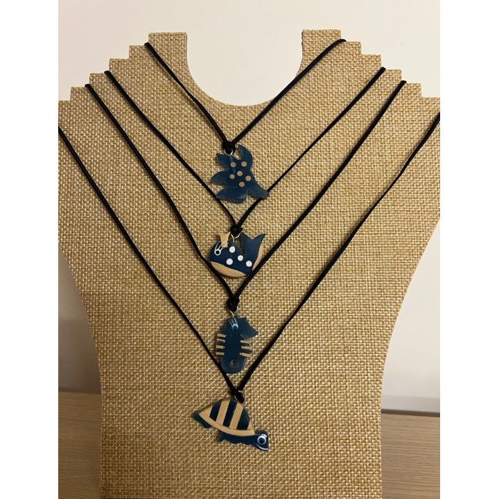 Colliers sujets mer bois résine bleue & blanc cordon par 24