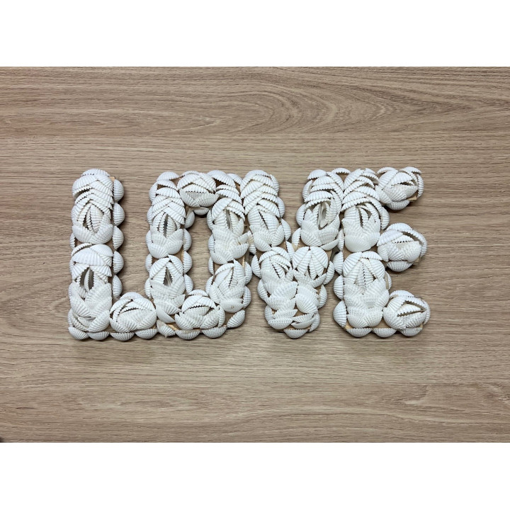 Suspension coquillage motif "LOVE" 30cm par 3